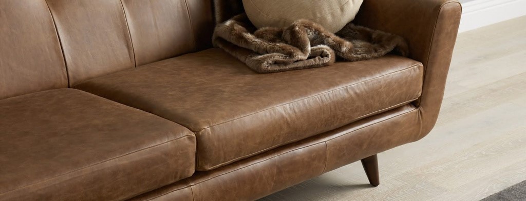 Очистка натуральной и искусственной кожи обивки мебели