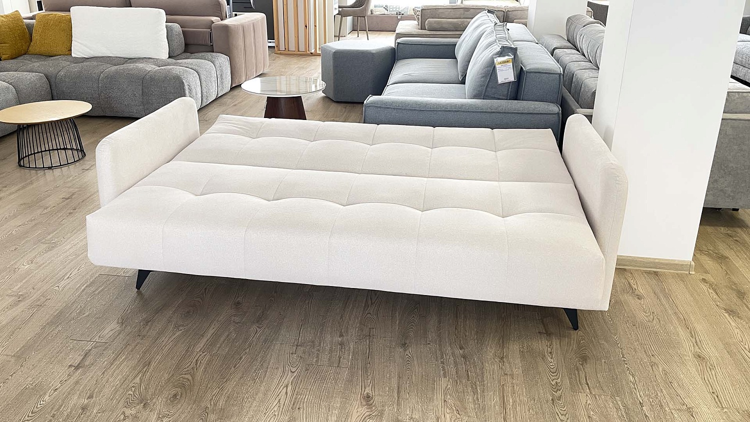 Новинка в салоне! Прямой диван Атлетико