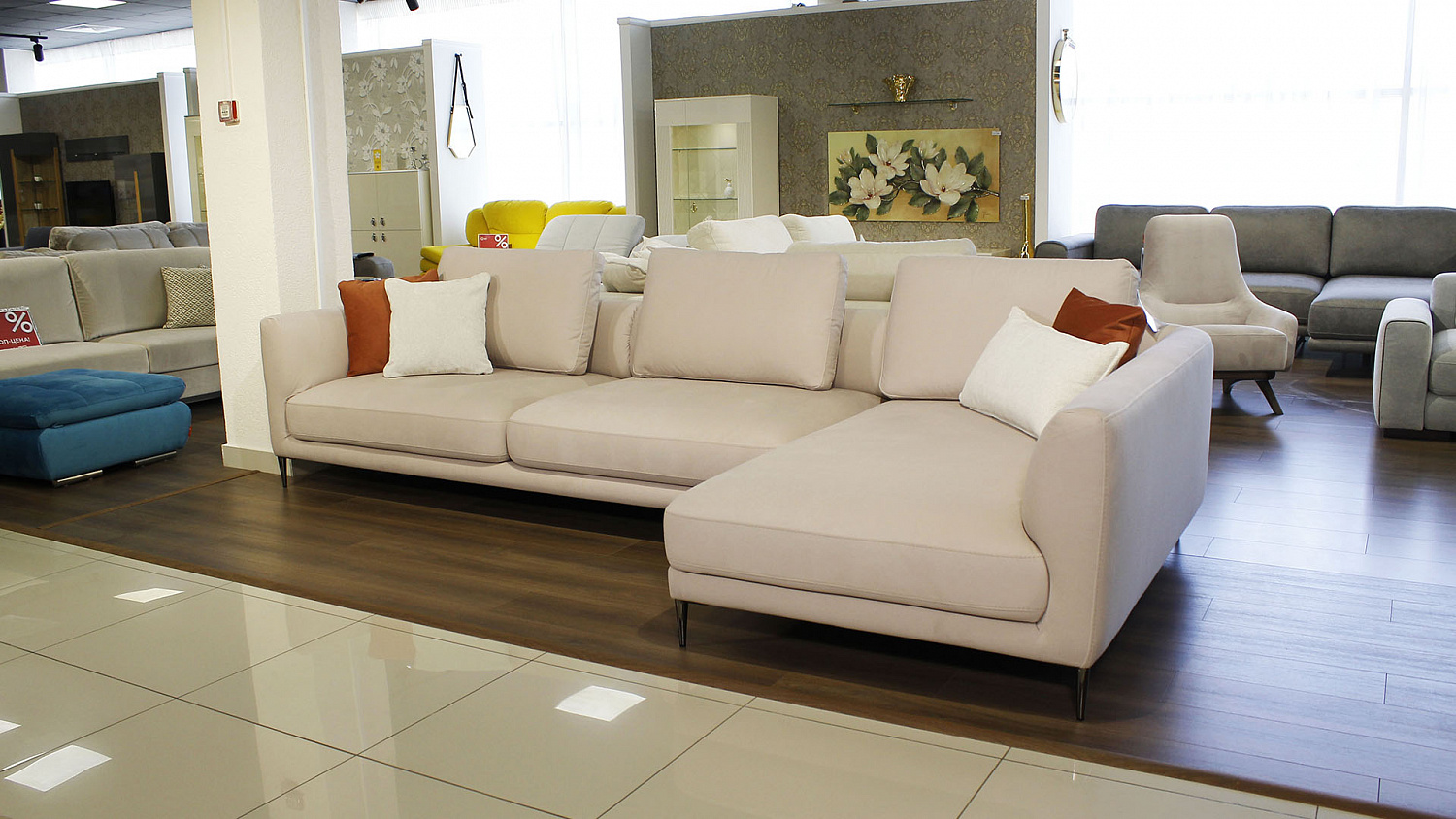 Диван с оттоманкой Lario