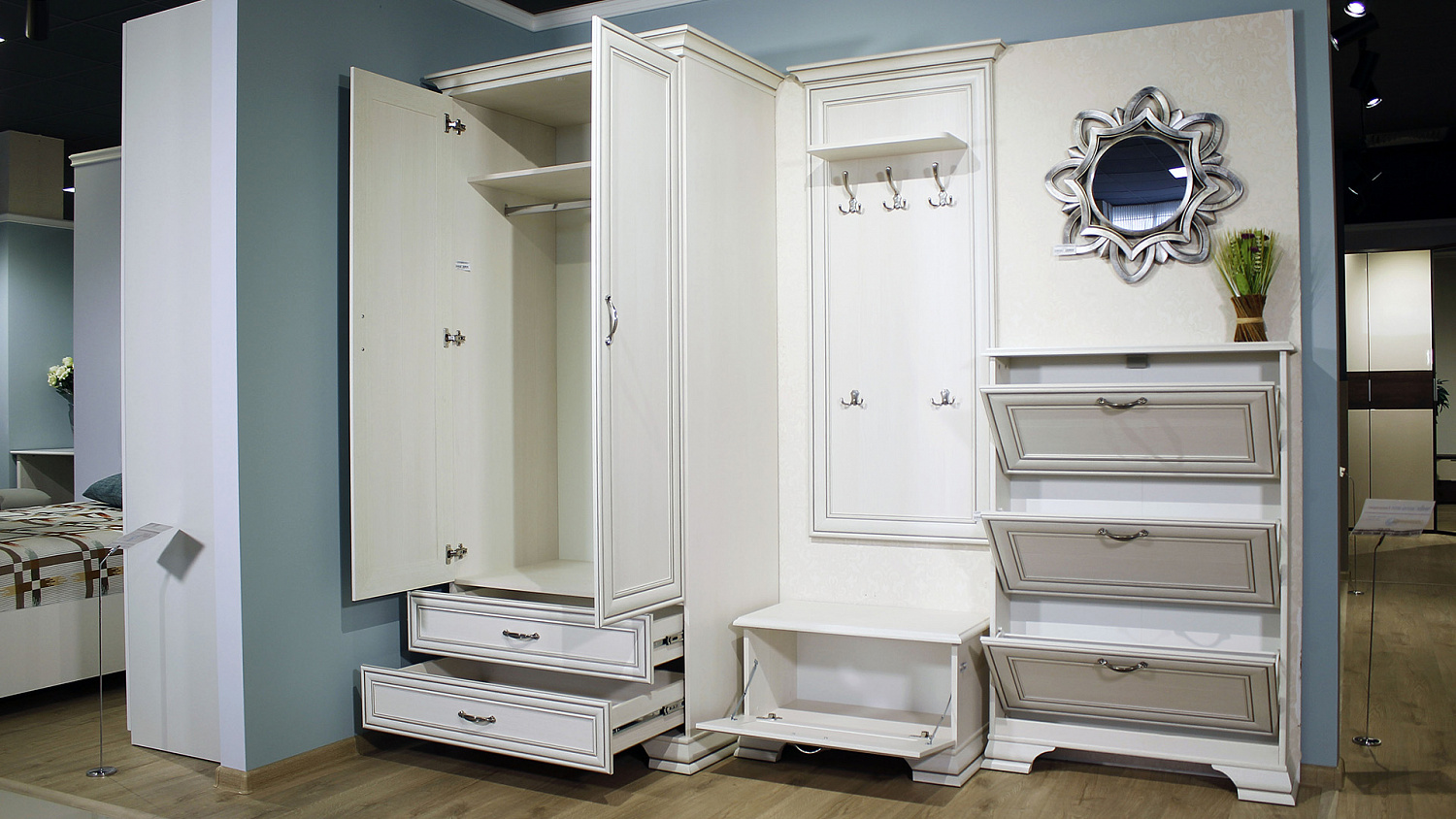 Белоснежная Элегантность: Откройте для Себя Мебель для Прихожей "Лотус"