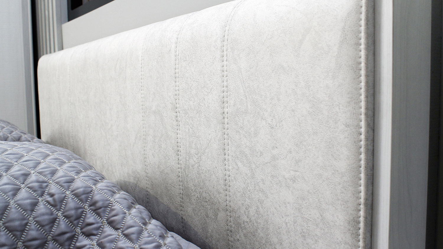 Легкая и модная спальня Карина