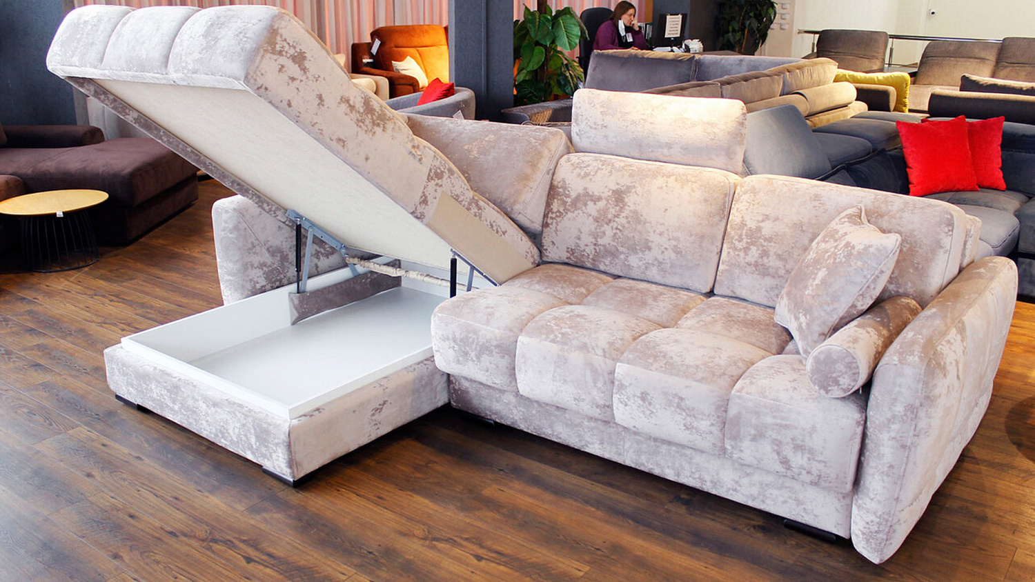 Диван Клаус: Воплощение Стиля, Комфорта и Функциональности