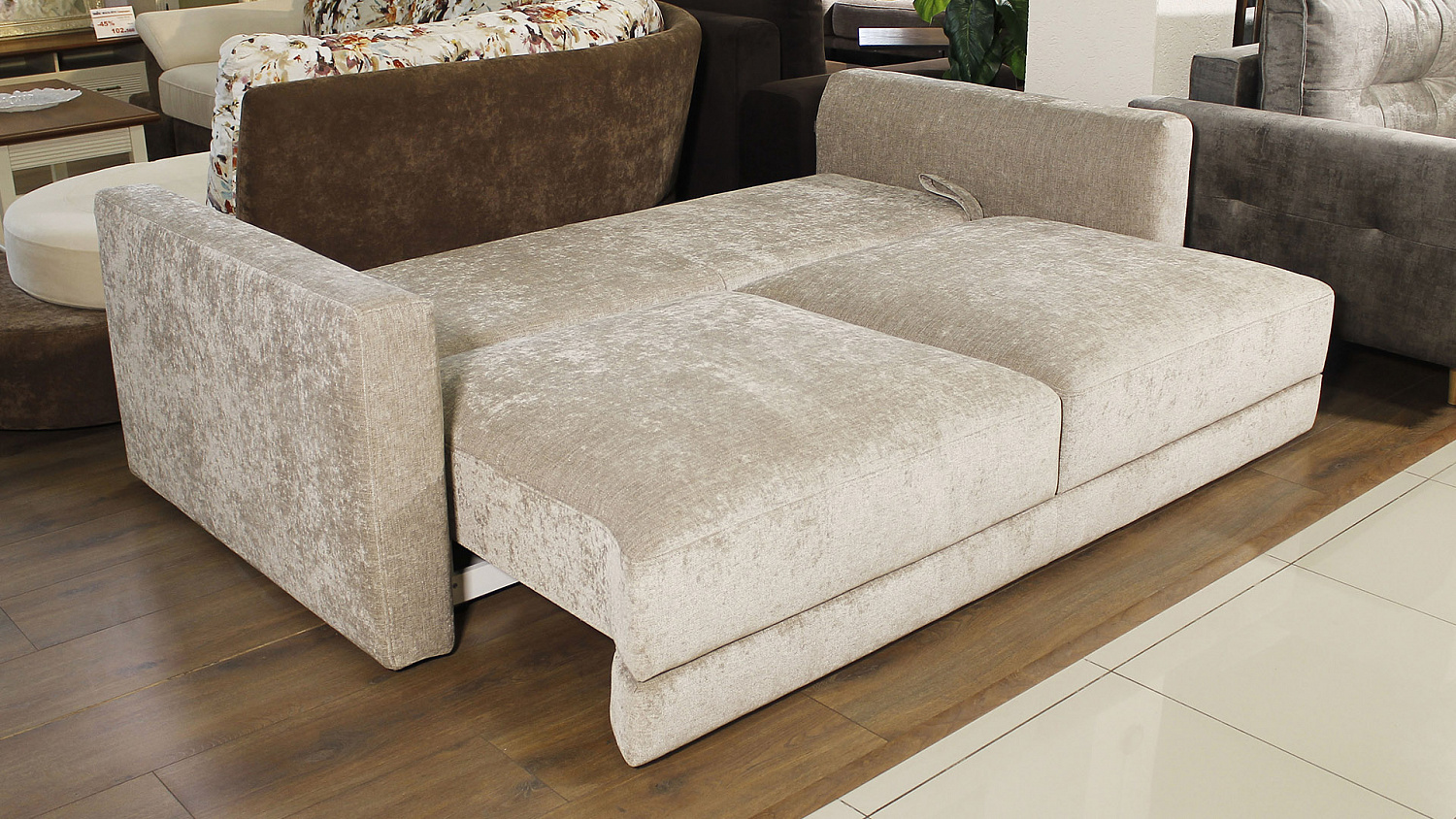 Новинка! Дизайнерский диван Дюк в нашем салоне