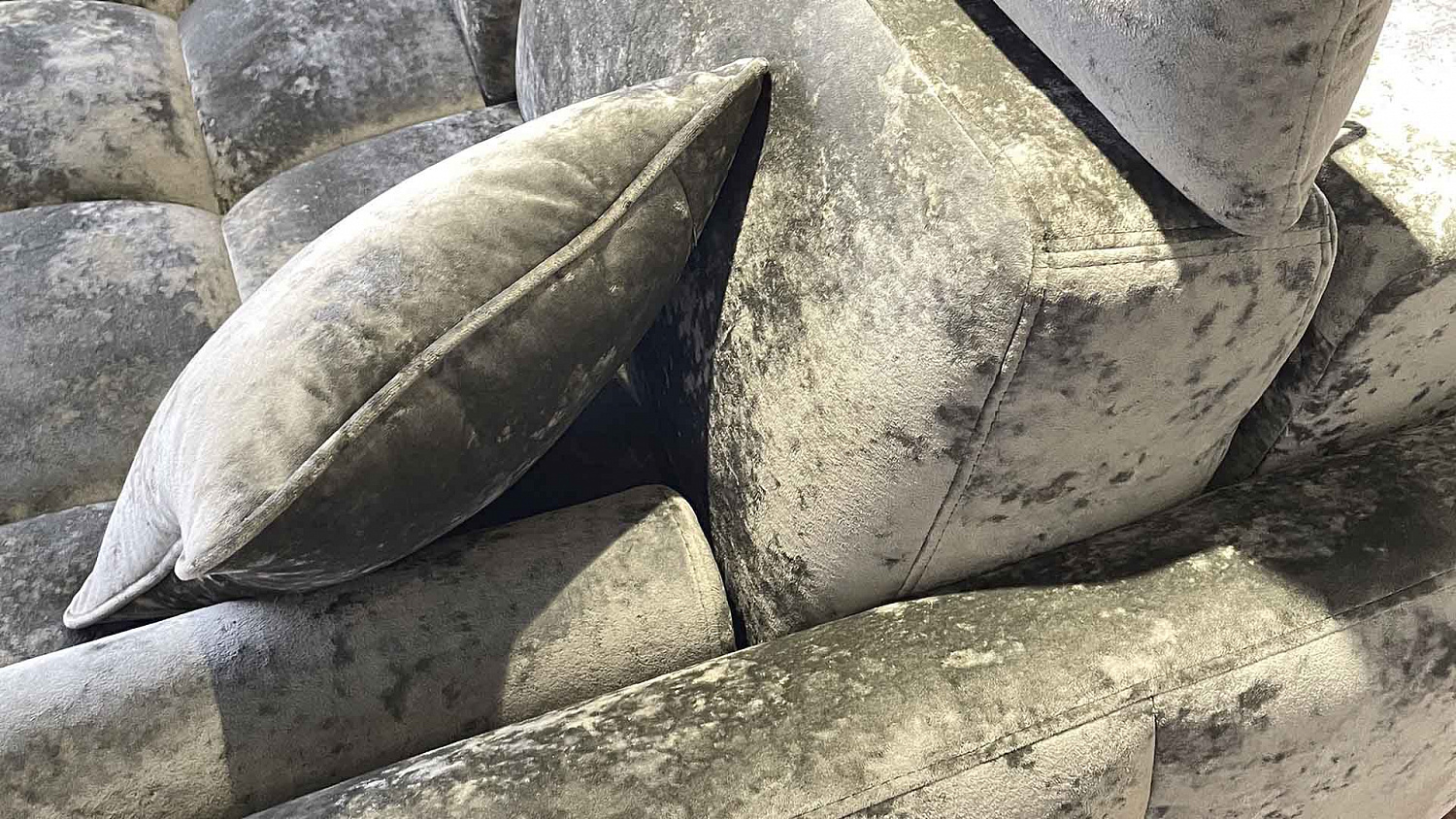 "Клаус": Новый стильный диван с оттоманкой — Комфорт и минимализм в вашем доме