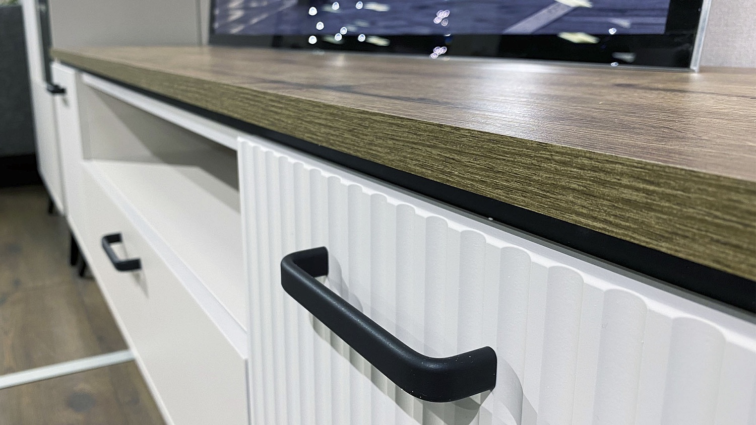 Новинка! Гостиная Винати в белом цвете