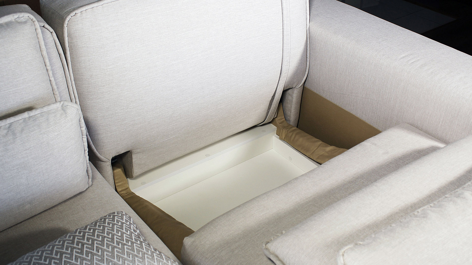 Диван прямой раскладной дизайнерский ROGER