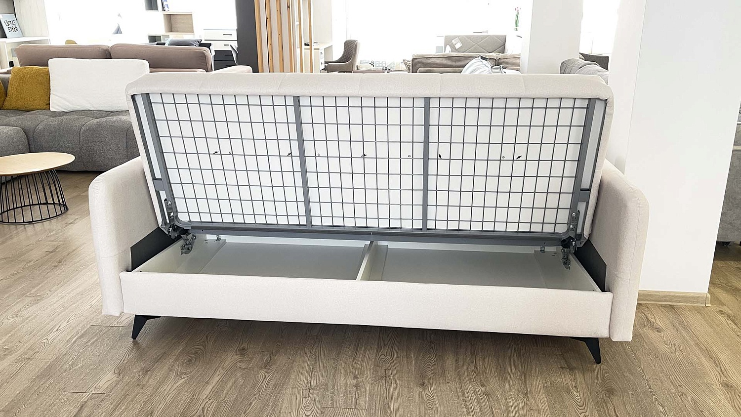 Новинка в салоне! Прямой диван Атлетико