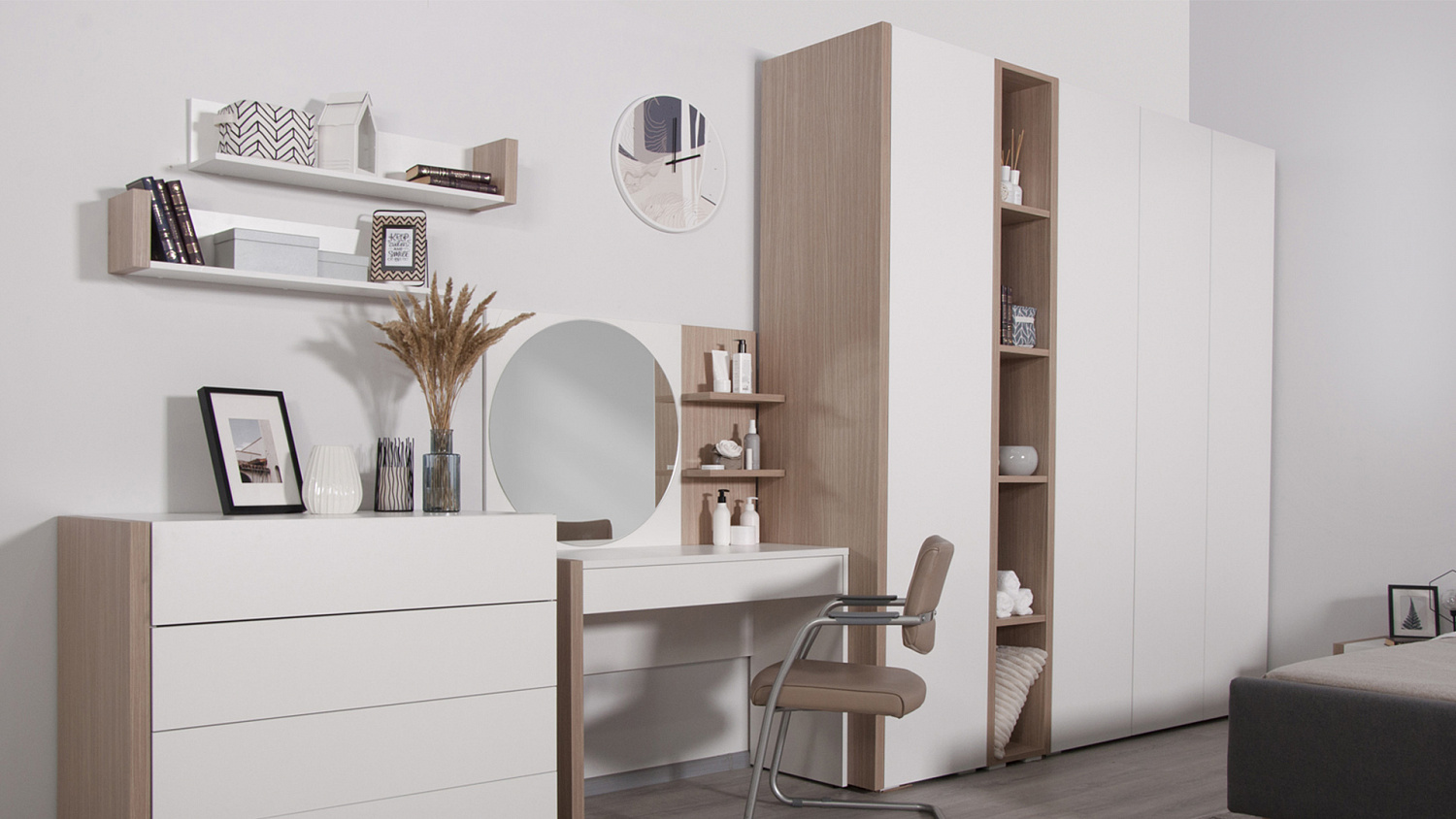 Спальня LIRA в двух цветах