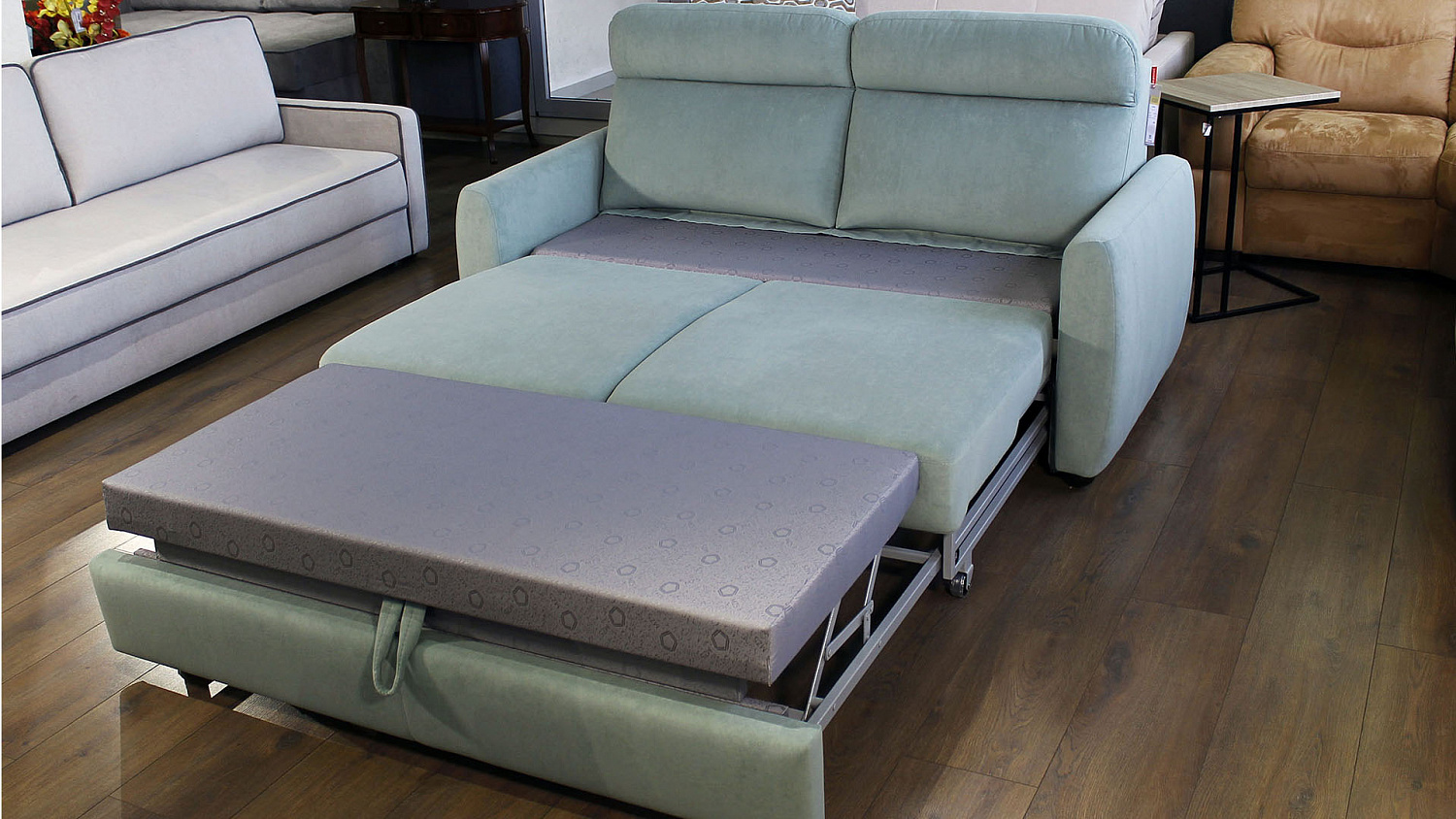 Представляем компактный диван Мец